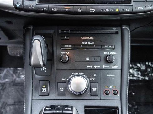 Used 2014 Lexus CT 200h image 20