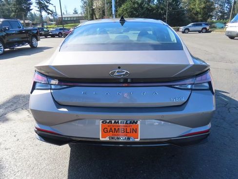 Used 2022 Hyundai Elantra Limited image 7
