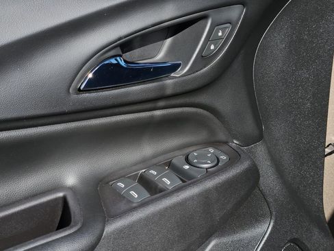 Used 2019 Chevrolet Equinox LT w/ Driver Convenience Package image 22