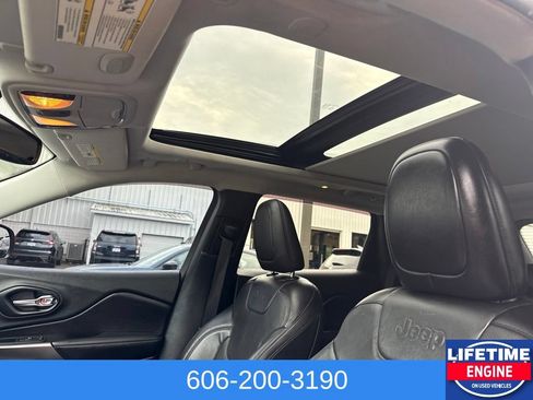 Used 2020 Jeep Cherokee Limited AWD/4WD image 23