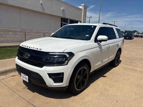 Used 2023 Ford Expedition Limited RWD image 1