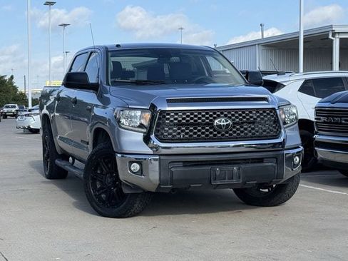 Used 2019 Toyota Tundra SR5 w/ SR5 Upgrade Package RWD image 2