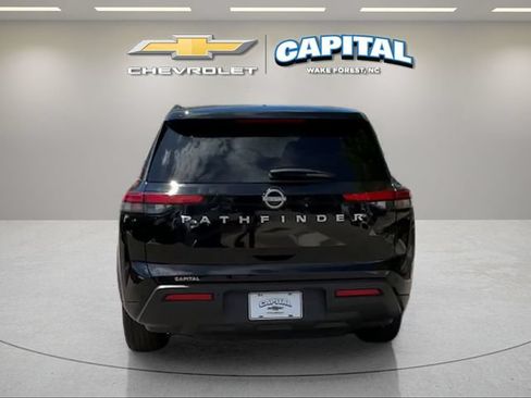 Used 2025 Nissan Pathfinder SV FWD image 4