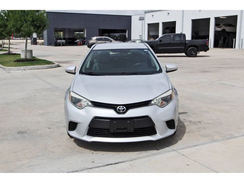 Used 2015 Toyota Corolla L FWD image 2