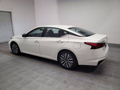 Used 2025 Nissan Altima 2.5 SV FWD image 3