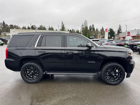 Used 2018 Chevrolet Tahoe LT w/ Luxury Package image 8