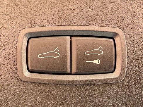 New 2026 Porsche Macan Turbo image 27