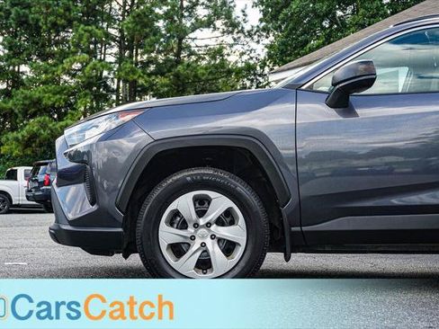 Used 2020 Toyota RAV4 LE FWD image 15