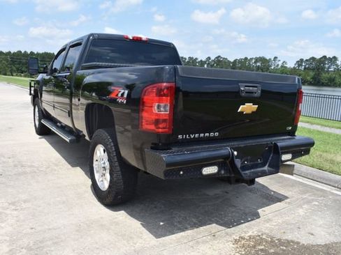 Used 2014 Chevrolet Silverado 2500 LTZ w/ LTZ Plus Package AWD/4WD image 8