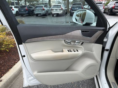 Certified 2023 Volvo XC90 B5 Plus w/ Protection Package Premier image 24