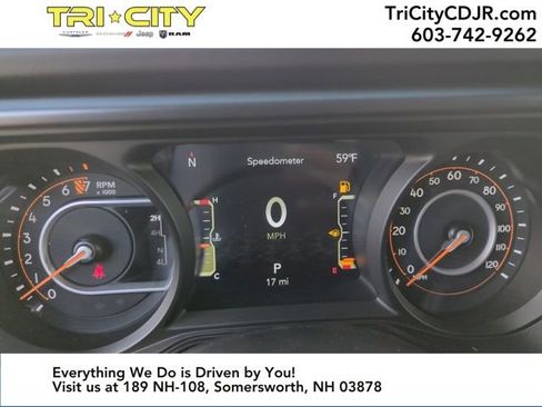 New 2025 Jeep Gladiator Sport image 15