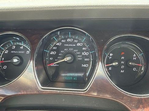 Used 2011 Ford Taurus Limited w/ 303A Rapid Spec Order Code FWD image 17