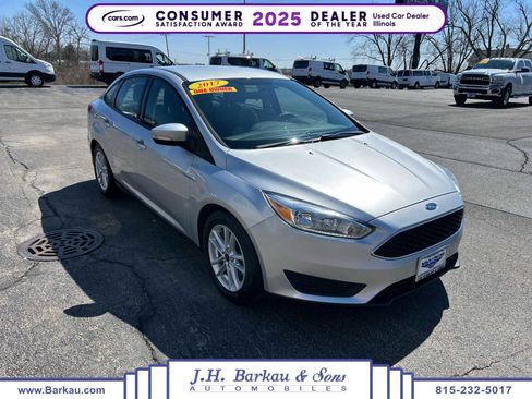 Used 2017 Ford Focus SE image 1