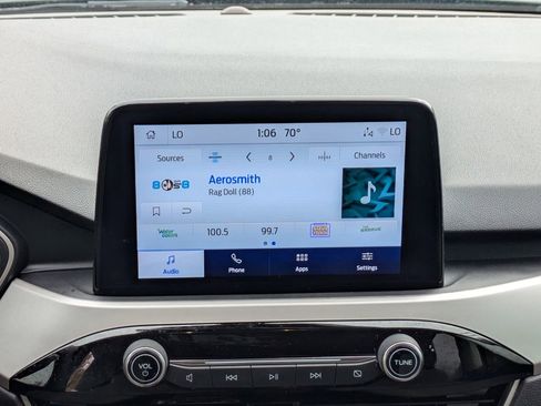 Used 2022 Ford Escape SE w/ SE Sport Appearance Package image 18