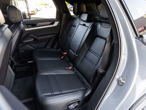 Certified 2026 Porsche Cayenne image 36