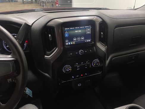 Used 2019 Chevrolet Silverado 1500 Custom Trail Boss w/ Custom Convenience Package image 29