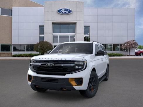 New 2026 Ford Expedition Tremor image 2