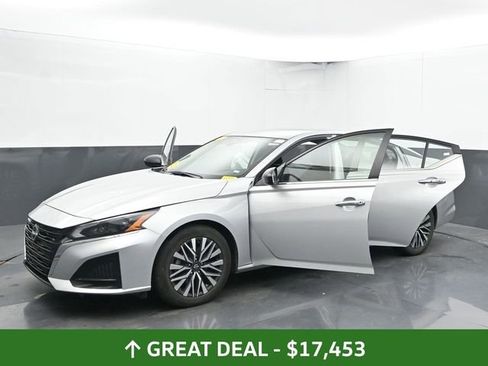 Used 2024 Nissan Altima 2.5 SV image 55