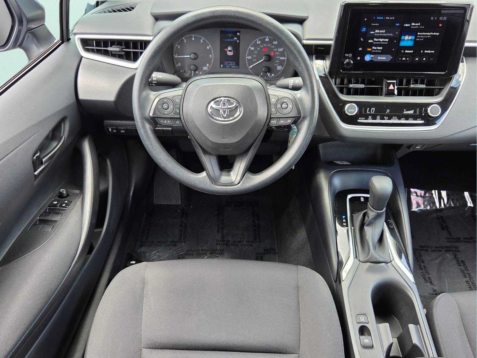 Used 2025 Toyota Corolla LE FWD image 13
