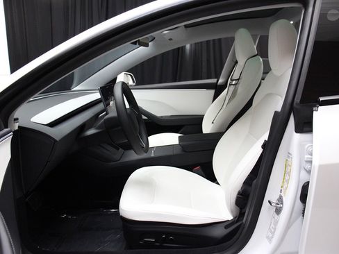 Used 2024 Tesla Model 3 Long Range RWD image 54