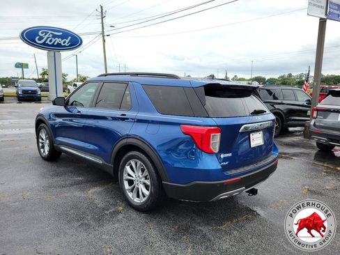 Certified 2021 Ford Explorer XLT w/ Equipment Group 202A RWD image 4