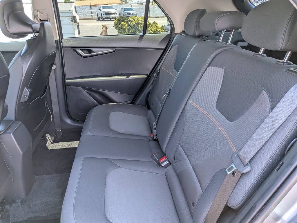 Used 2025 Kia Niro LX FWD image 27