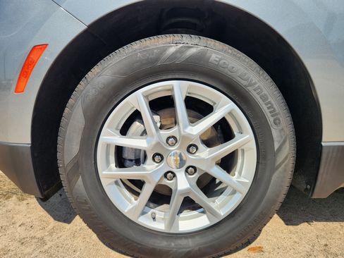 Used 2024 Chevrolet Equinox LT FWD image 11