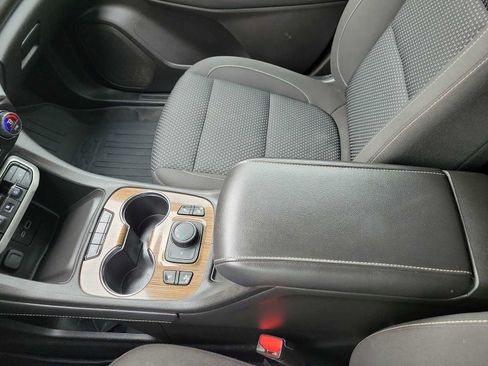 Used 2023 GMC Acadia SLE w/ Driver Convenience Package FWD image 20