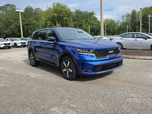 Used 2022 Kia Sorento S FWD image 2