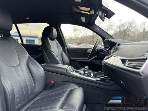 Used 2020 BMW X7 xDrive40i w/ M Sport Package AWD/4WD image 40