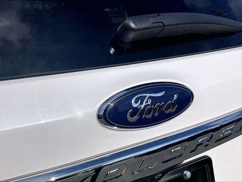 Used 2017 Ford Explorer XLT w/ Equipment Group 202A image 27