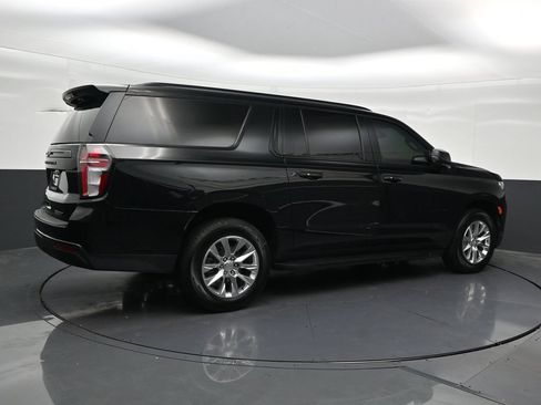 Used 2024 Chevrolet Suburban RST w/ Luxury Package RWD image 5