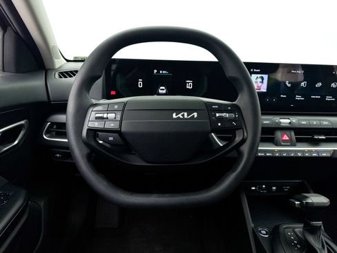 Certified 2025 Kia K4 FWD image 29