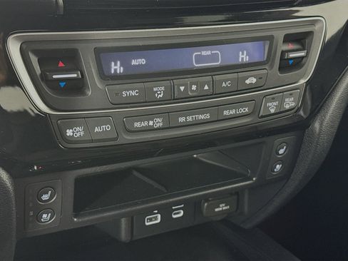 Certified 2024 Honda Passport Black Edition image 16