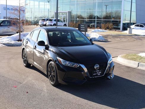 Used 2020 Nissan Sentra S image 2