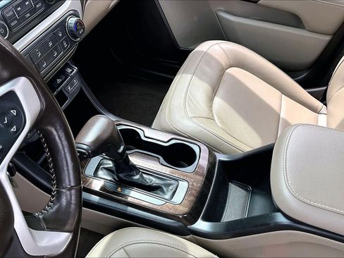 Used 2017 GMC Canyon SLT w/ Driver Alert Package image 16