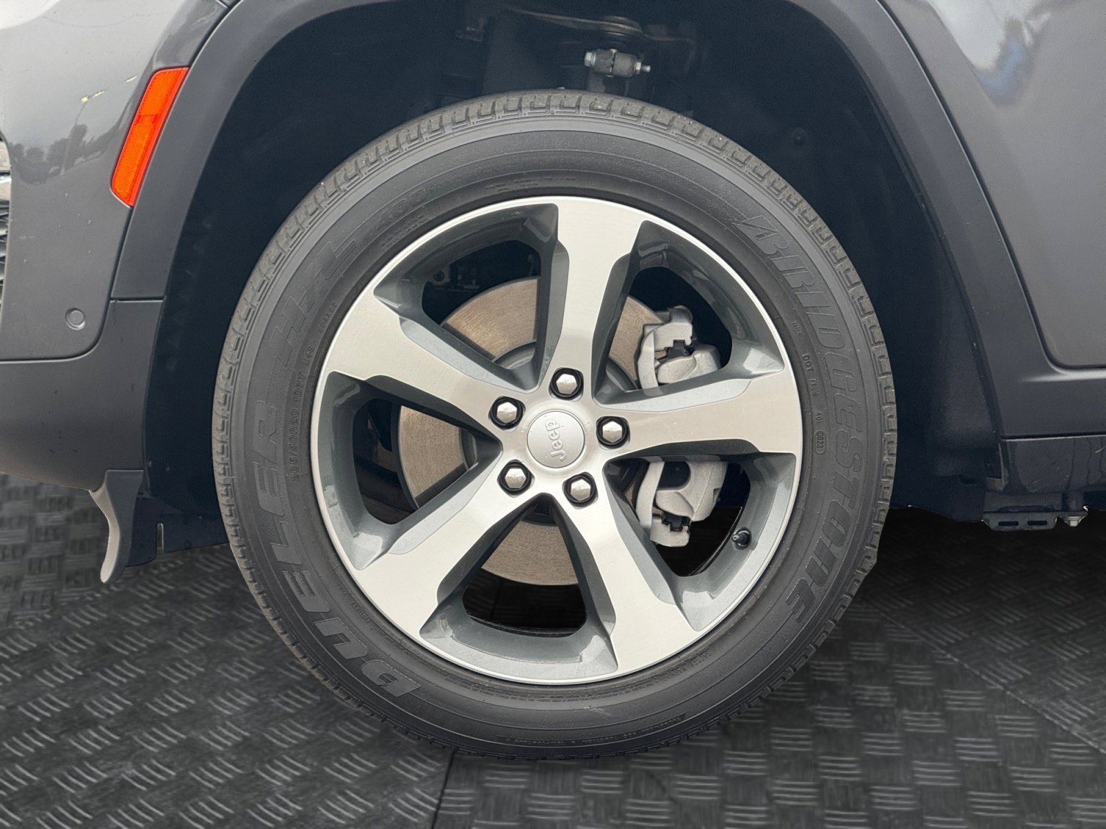 Used 2023 Jeep Grand Cherokee 4WD 4xe w/ Luxury Tech Group II image 18