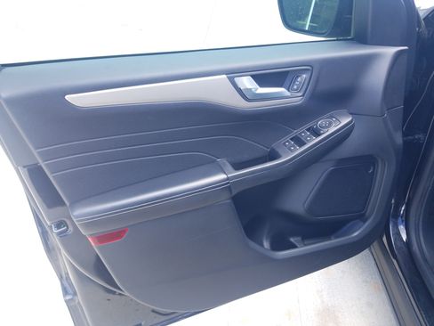 Used 2021 Ford Escape SE w/ SE Sport Appearance Package FWD image 9