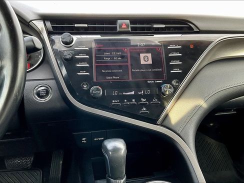 Used 2019 Toyota Camry XSE image 16