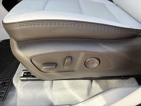 Used 2025 GMC Acadia Denali w/ Super Cruise Package FWD image 20