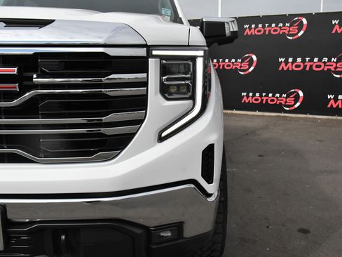 Used 2024 GMC Sierra 1500 SLT image 11