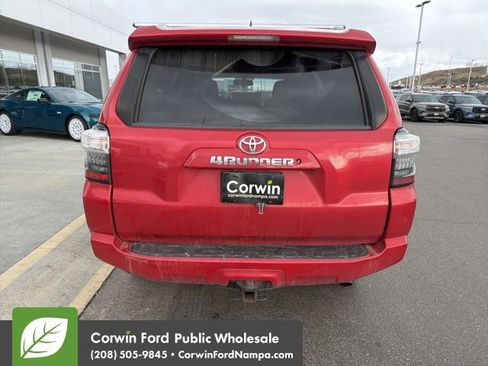 Used 2018 Toyota 4Runner SR5 Premium image 17