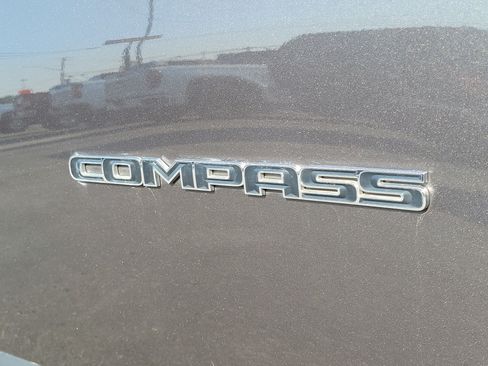Used 2024 Jeep Compass Latitude AWD/4WD image 6