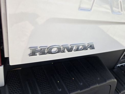 Used 2025 Honda Ridgeline Black Edition image 14