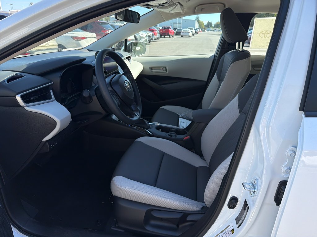 Used 2027 Toyota Corolla LE FWD image 10