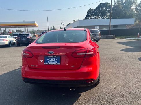 Used 2015 Ford Focus SE FWD image 37