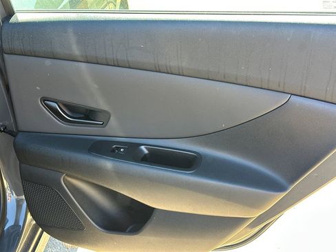 New 2025 Hyundai Elantra SEL image 16