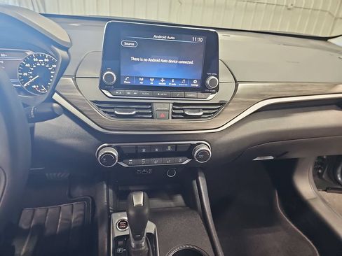 Certified 2025 Nissan Altima 2.5 SV FWD image 19