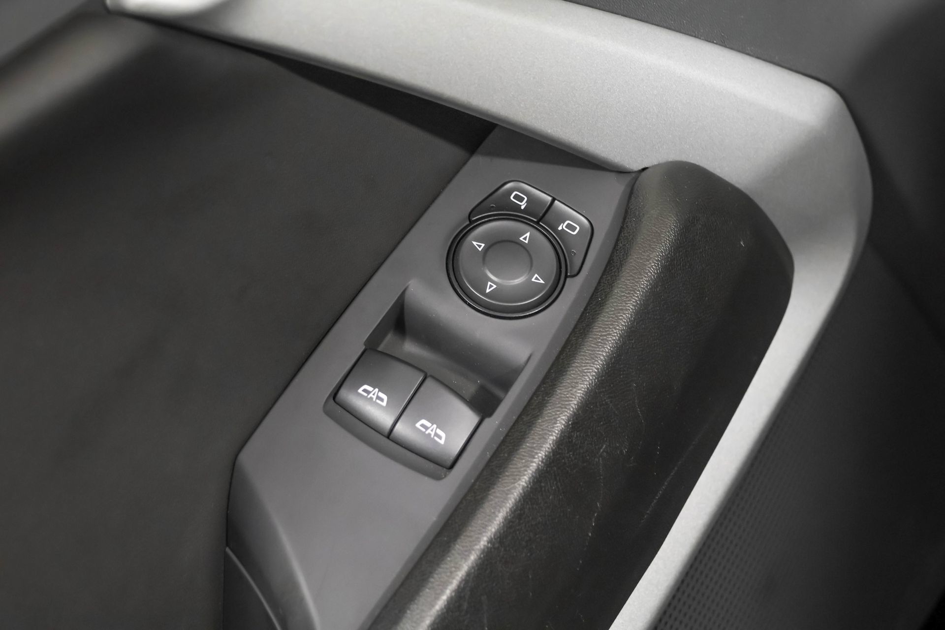 Used 2023 Chevrolet Camaro LT RWD image 31