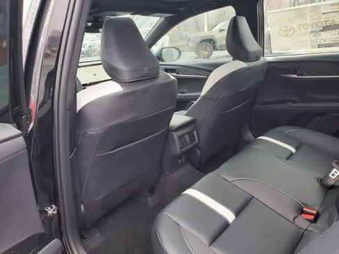 New 2026 Toyota Camry Hybrid image 9